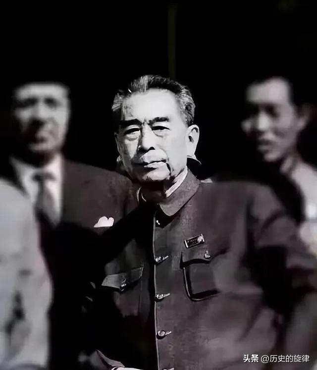 周恩来三大憾之首：没护住贺龙，临终前仍在说对不起
 
1976年1月8日，北京凛