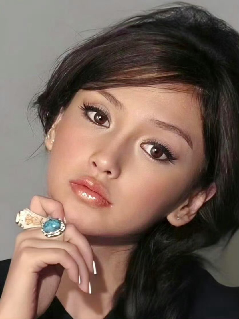 【Anglebaby】这不就是这两年特出名的野猫妆。妈咪如此超前·时间带走了an