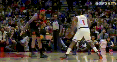 被帽+3不沾——哈登：全是大高个，我投个3分咋这么难？
半场13中、3分8中1，