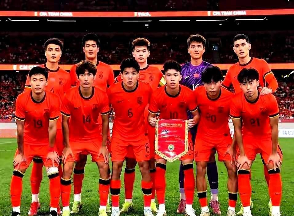 没直播！好在结果不错！热身赛，U22国足逆转战胜泰国U23！3：1！
上半场，U
