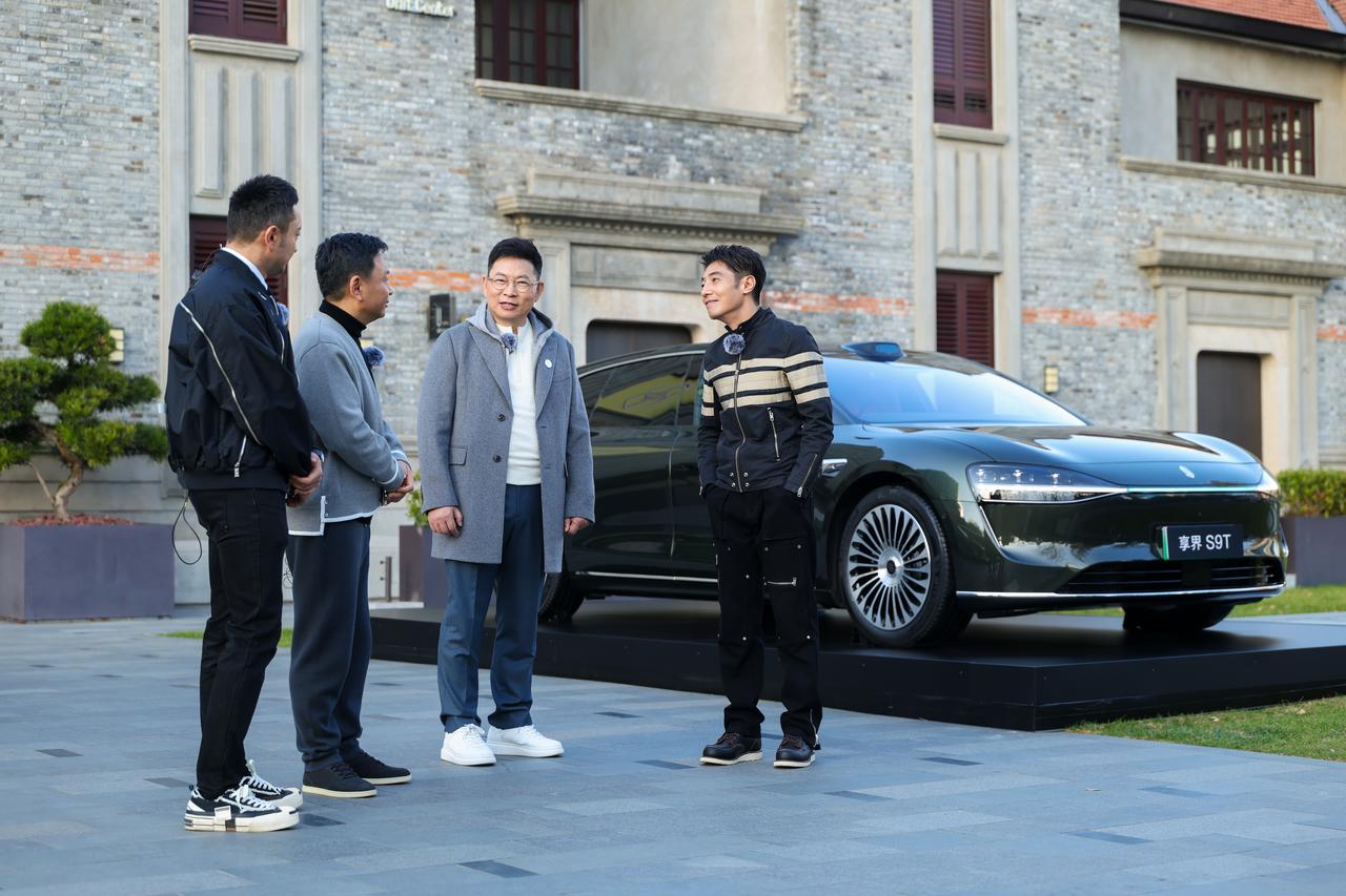 依托30年ICT技术优势，鸿蒙智行“含华量”标签牢固
“三十年ICT自主可控技术