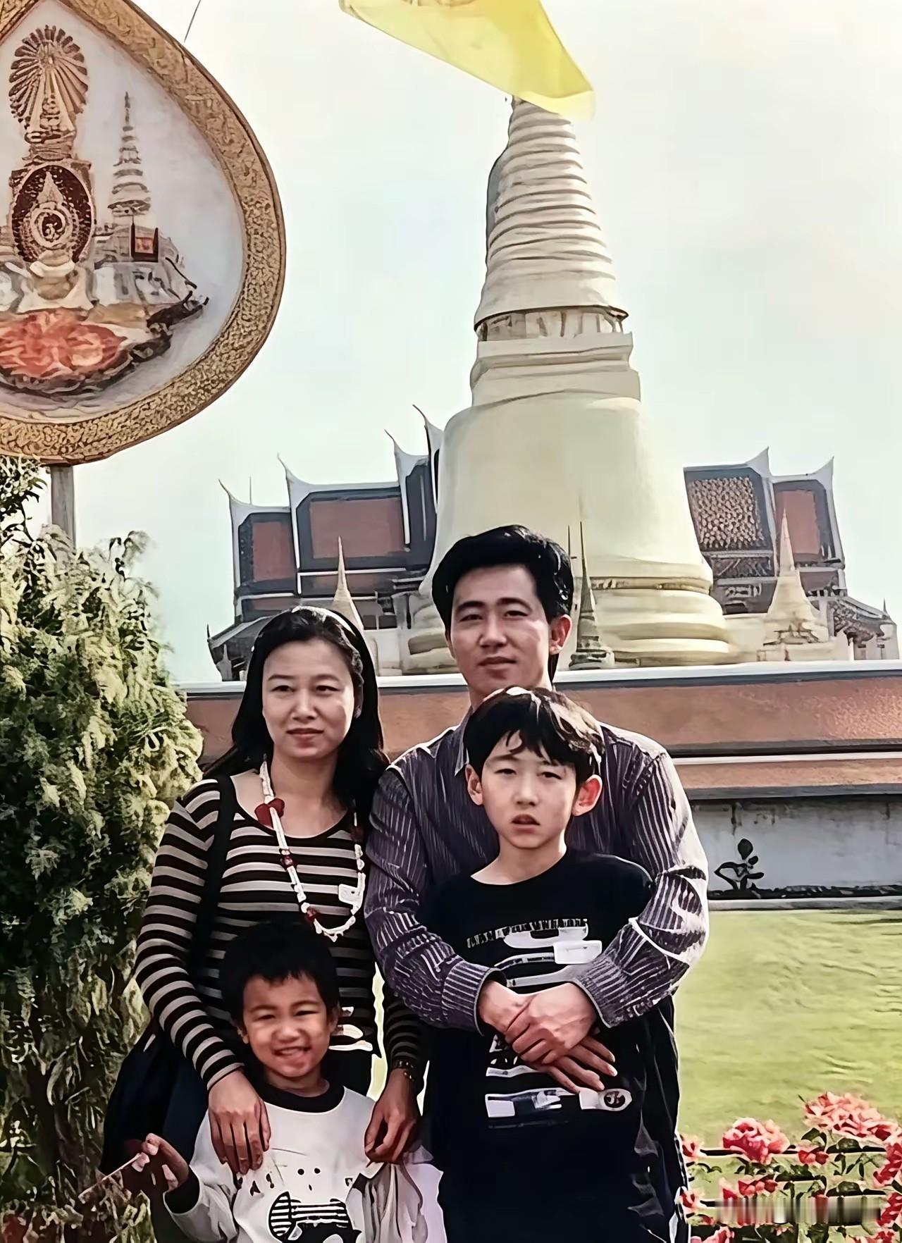 财富权力，都是过眼烟云，唯有功德，才能恩泽长久，私者一时，公者千古。