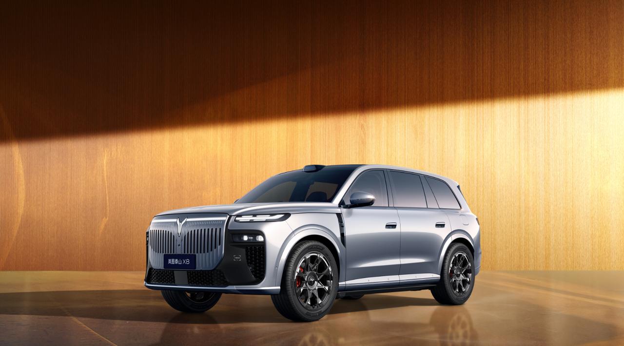 32.8系挑花眼？岚图泰山X8，重新定义奢享

【2026年3月27日，武汉】3