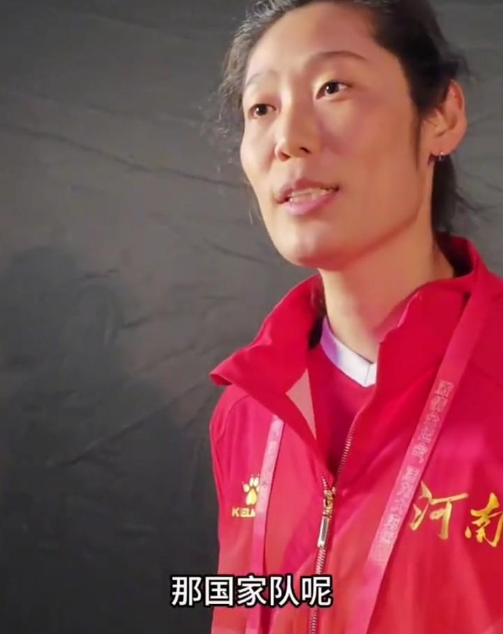 在刚刚结束的女排成年组5-6名比赛中，朱婷带领的河南女排2-3不敌天津女排，最终