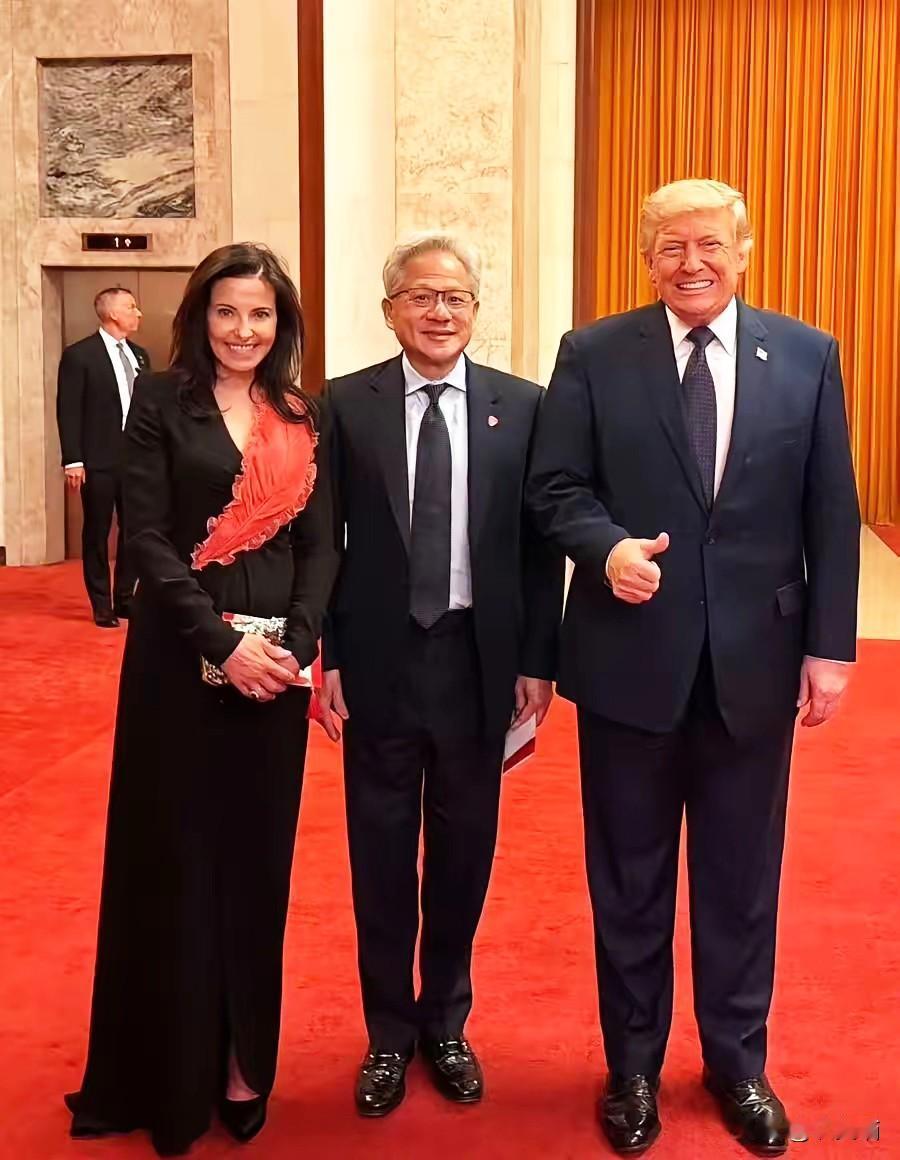 做人最难得的就是认清自己几斤几两，
懂得低调守本分，
明白什么位置该站，什么风头