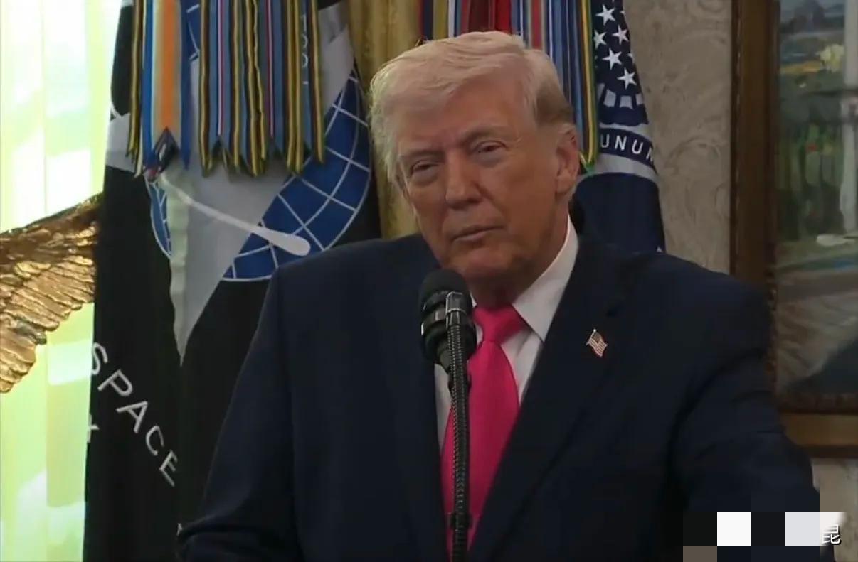 乌克兰总统泽连斯基今天告诉路透社，美国已提出以基辅将顿巴斯地区割让给俄罗斯为条件