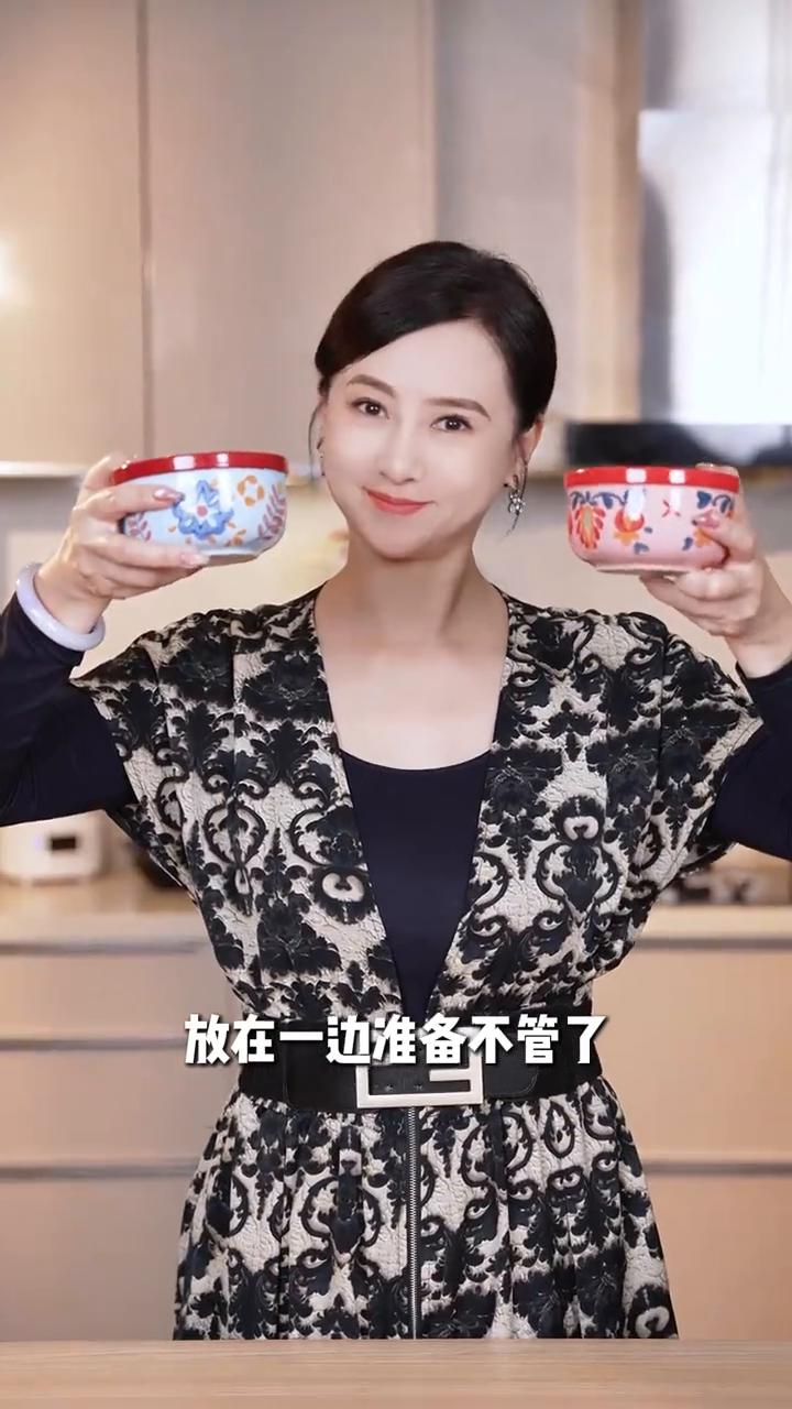 当你一不小心把黑芝麻撒进了锅里，莫名其妙的竟然炒出的香味，手一抖掉进了豆浆机，还