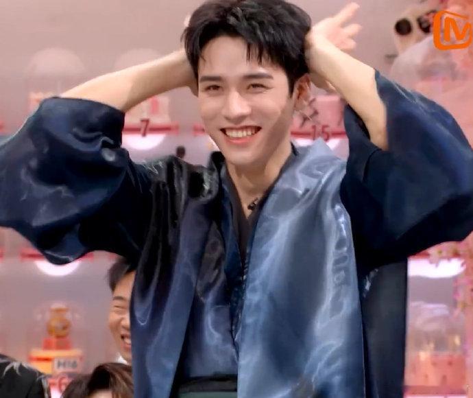 答题的是龚俊受伤的是杨迪你好星期六龚俊[超话]龚俊在节目里又帅又有综艺感，答题时