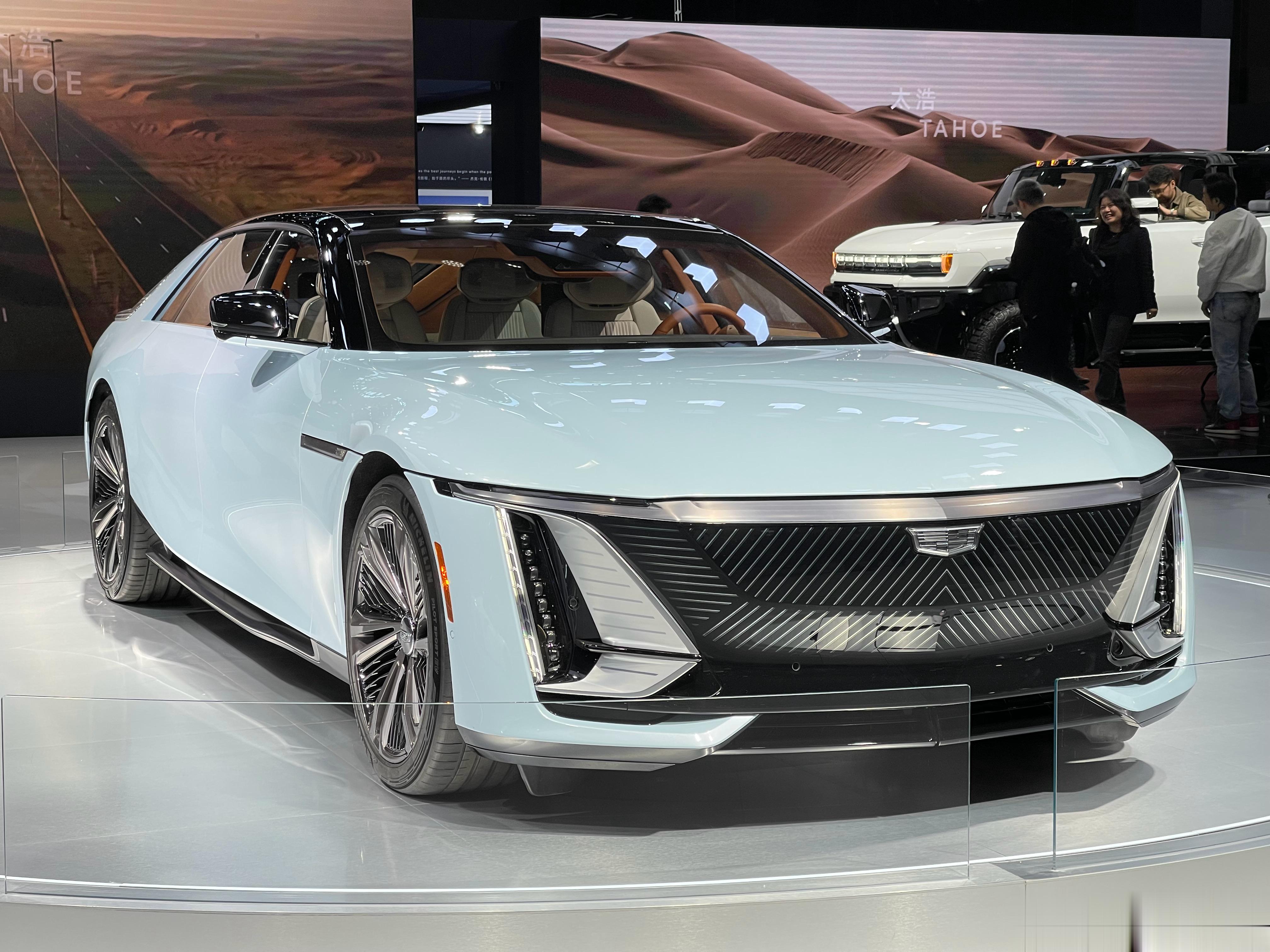 #shen车视界# 几个月前在圆石滩，法拉利巡游活动的停车场，一辆橙色的CELE