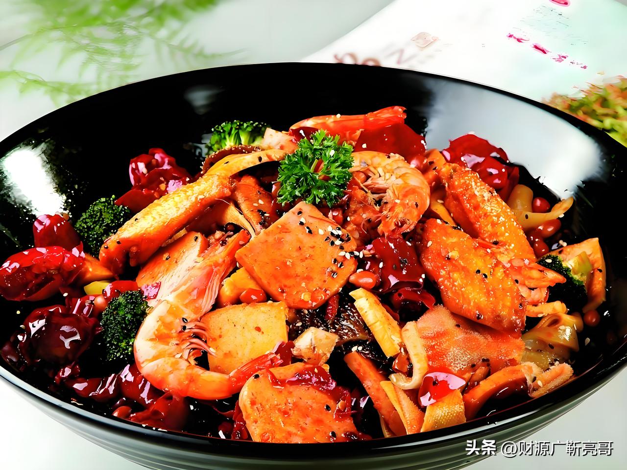 刚踏入社会时，很多人都会纠结：学历和能力，到底哪个更重要？其实答案从来不是二选一