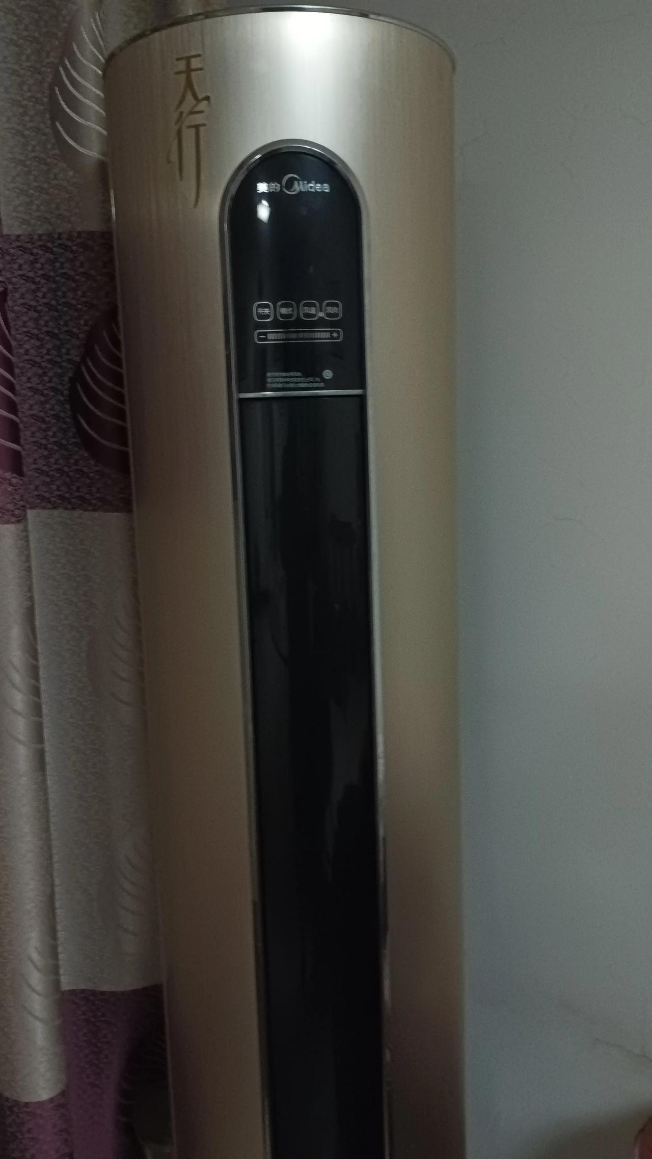本人使用的是美的空调，至今已有八年了，运行一切正常，质量真是不错。