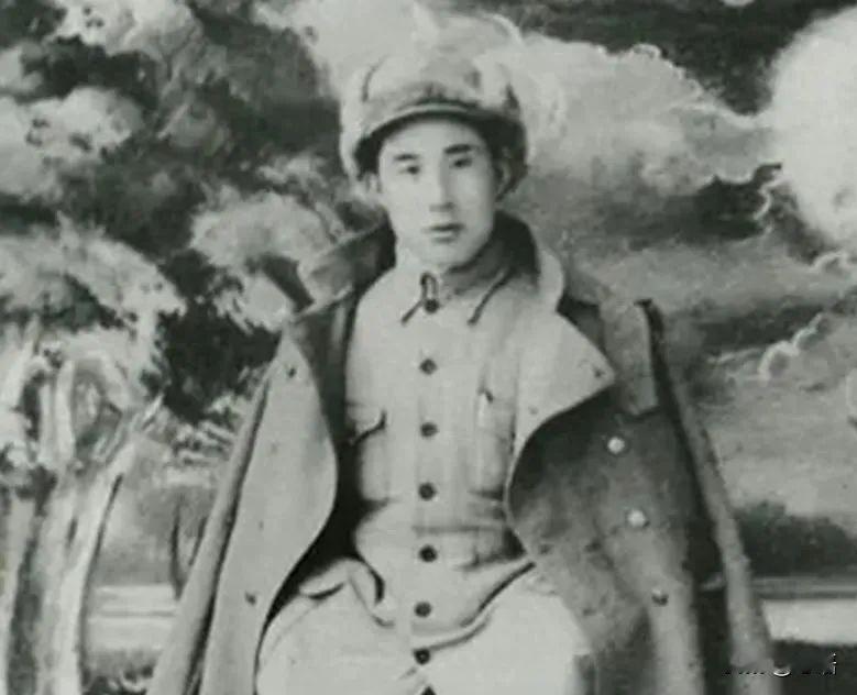 黎明前的牺牲！老红军李厚坤赴任遇袭，忠魂永垂不朽。
 
1949年，新中国都快成