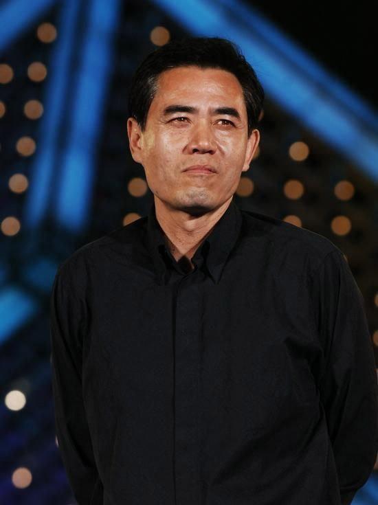 导演，郭宝昌说，我们现在啊，演员都是类型化的，不敢突破自己，而陈宝国不一样，他演