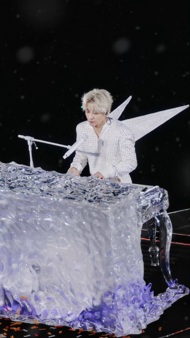 薛之谦演了一段儿认真的雪粉丝唱认真的雪薛之谦伴舞经典重现！《认真的雪》大合唱一响