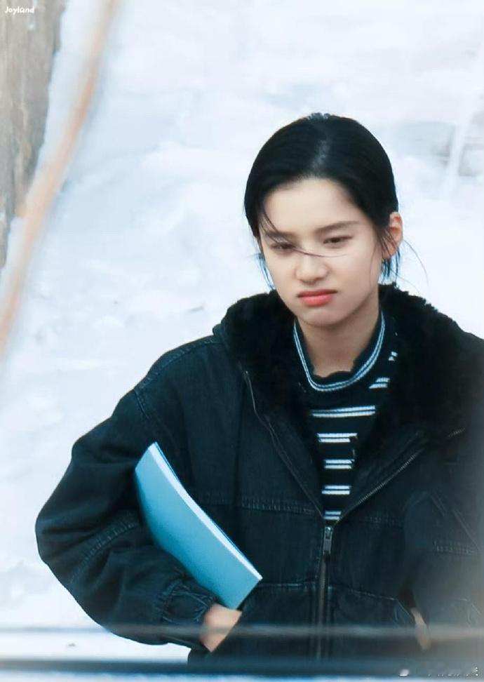 张婧仪骨相美，就是那种越素越美的美女 