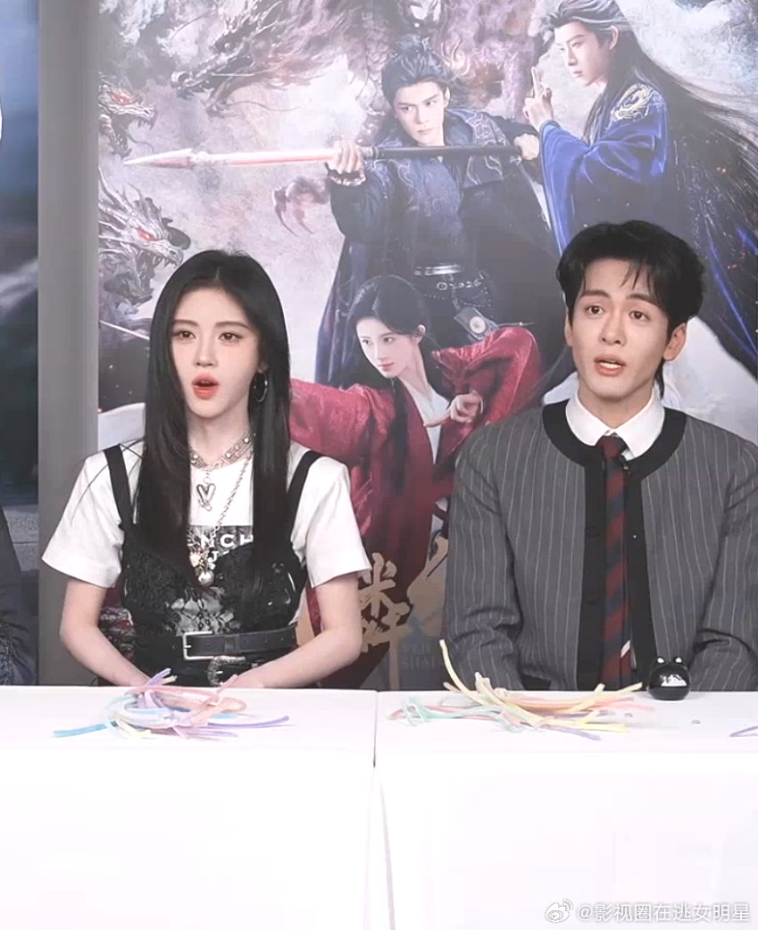 曾舜晞陈都灵回应圆房戏尺度 鞠婧祎问曾舜晞是不是想陷害陈都灵月鳞绮纪直播聊雾妄拾