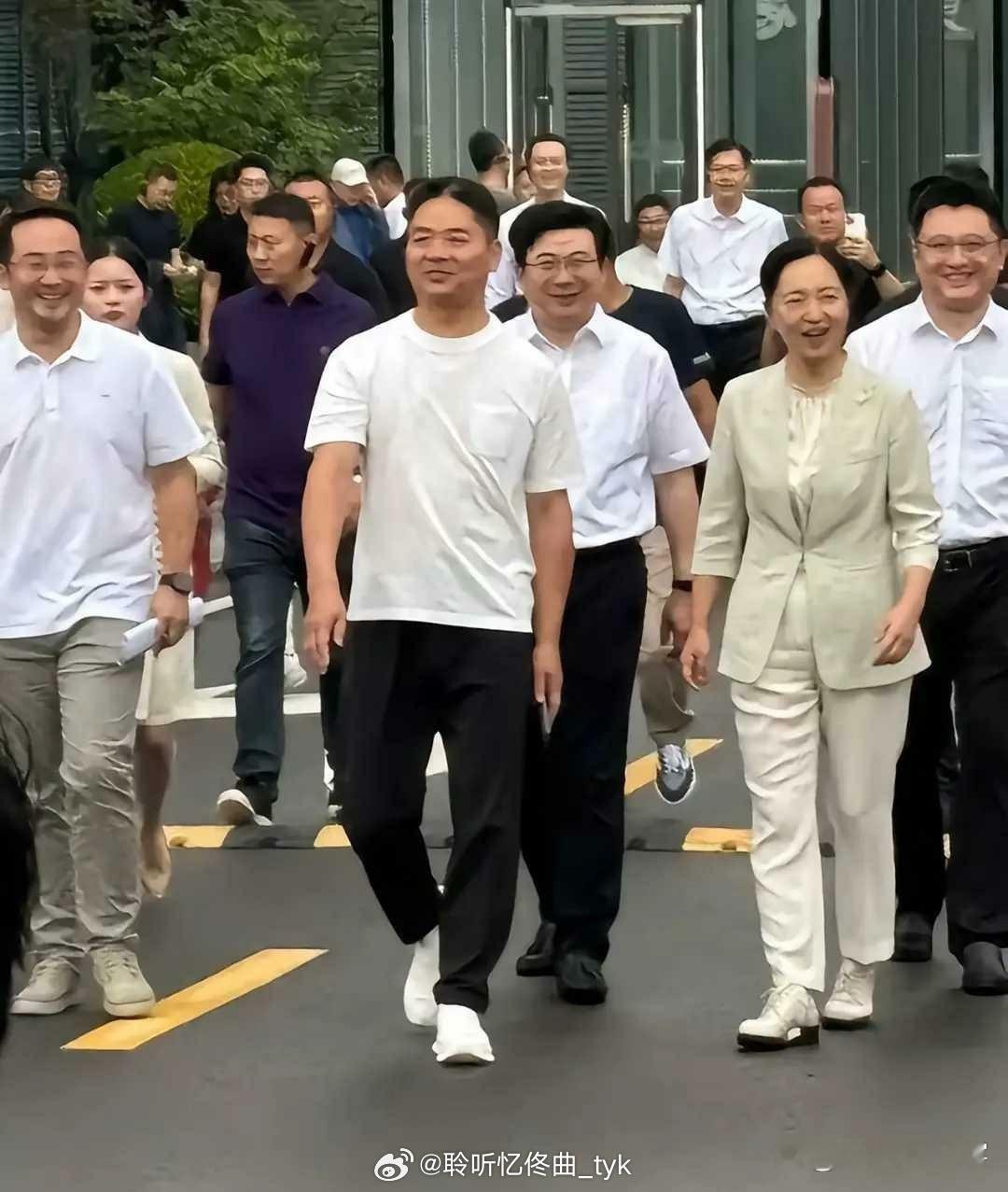 刘强东在宿迁的地位 