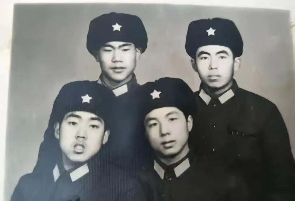 1976年，知青张连成不顾父母反对，娶了农村姑娘，10年后，带3孩子回来，谁知，