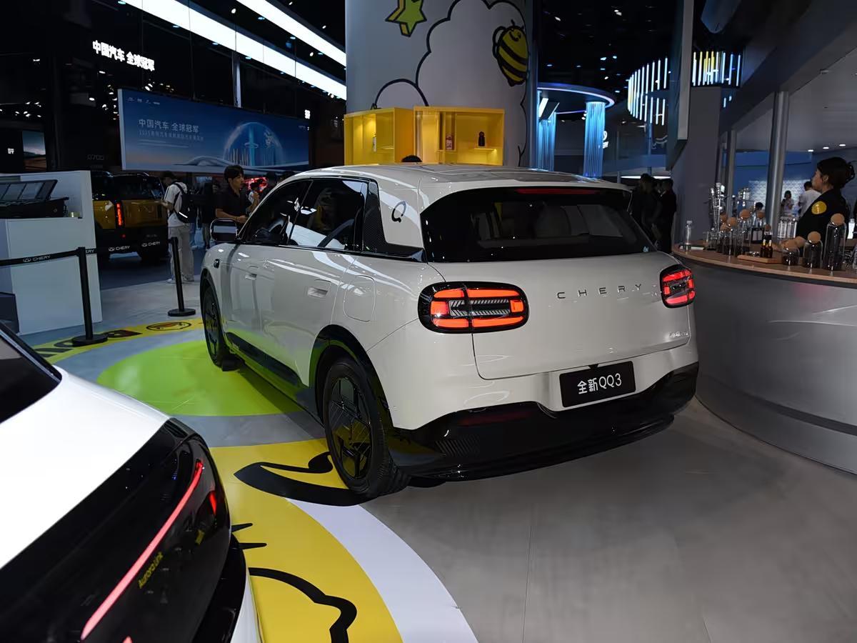 奇瑞QQ也是站起来了QQ3有宝马MINI的影子 