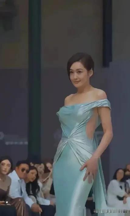 孟广美啊，真的很令人心疼呢。她被那些老外骗得倾家荡产，却依旧对老外如此迷恋。唉，