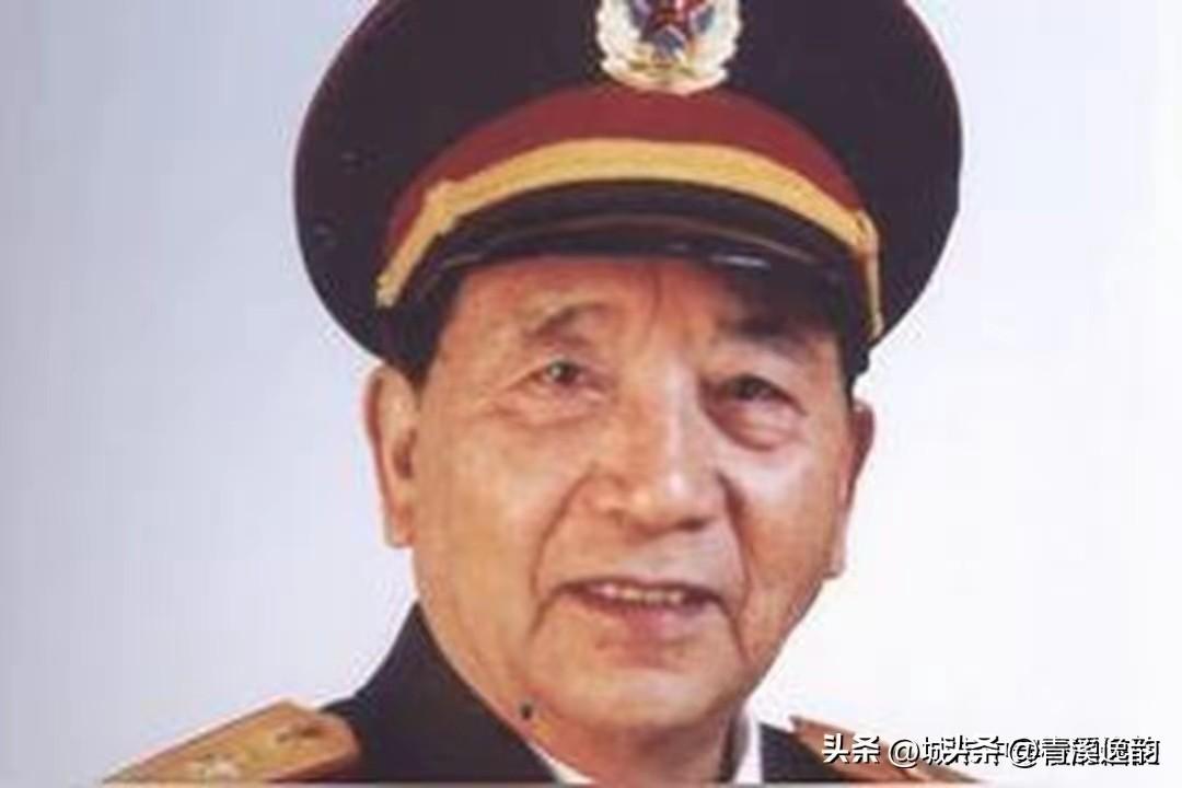 1931年，徐向前骑马经过一堆尸体，这时，他发现一具尸体动了一下，就让人把他救起