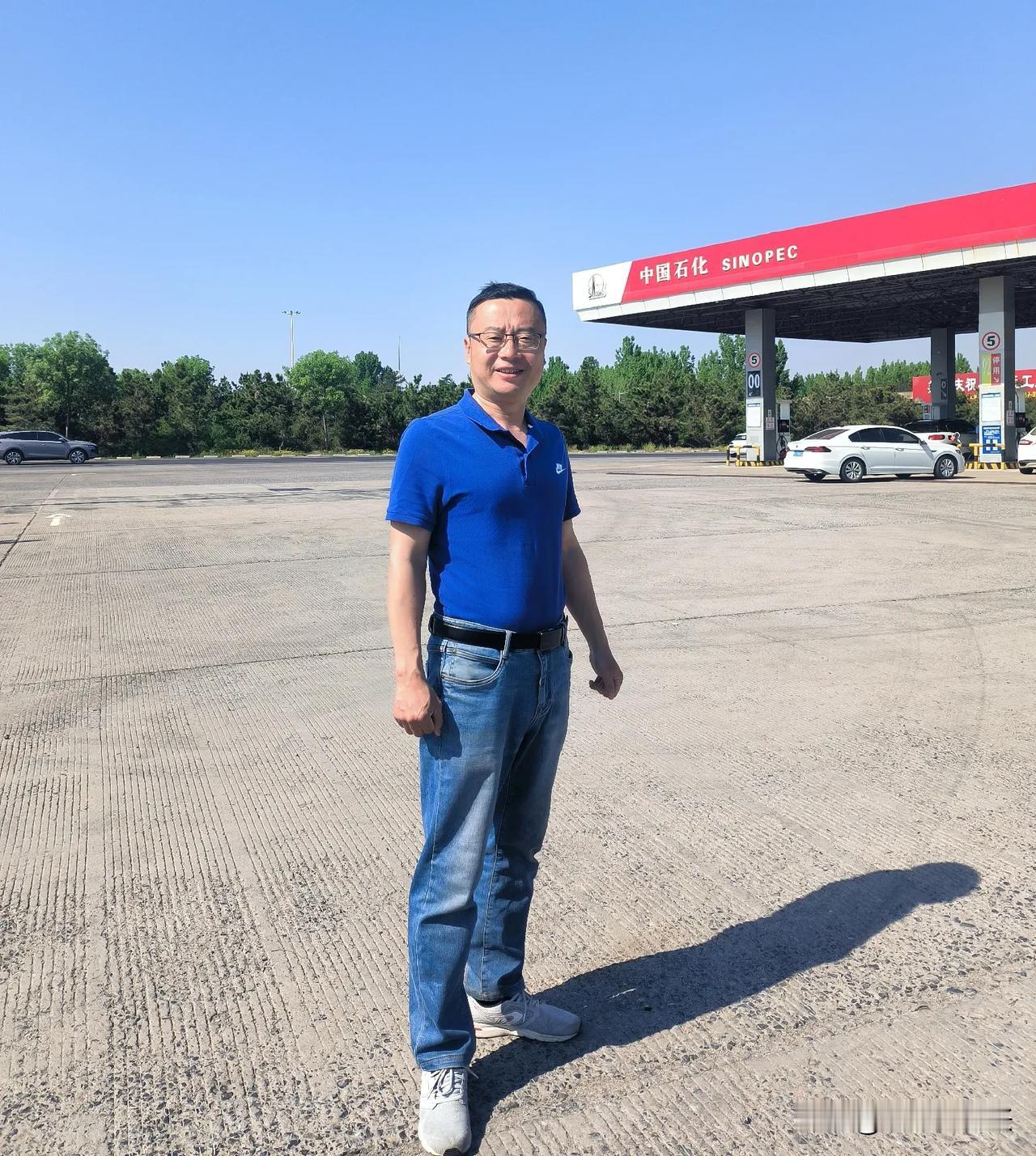 老张我跑了20多年业务，虽说不算成功，可也算阅人无数了，以我看来，人这一辈子，要