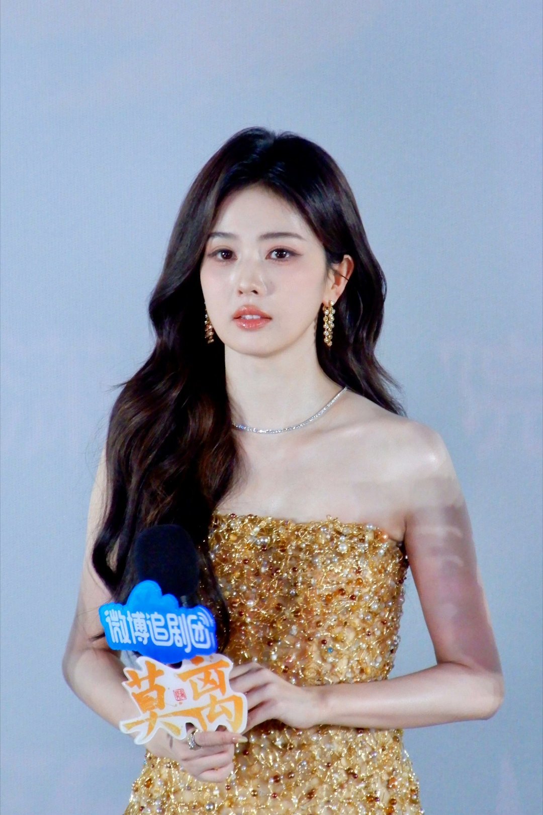 白鹿从回头开始就完全是叶璃 好会演啊白鹿…从回头开始就完全进入了叶璃的状态，那个