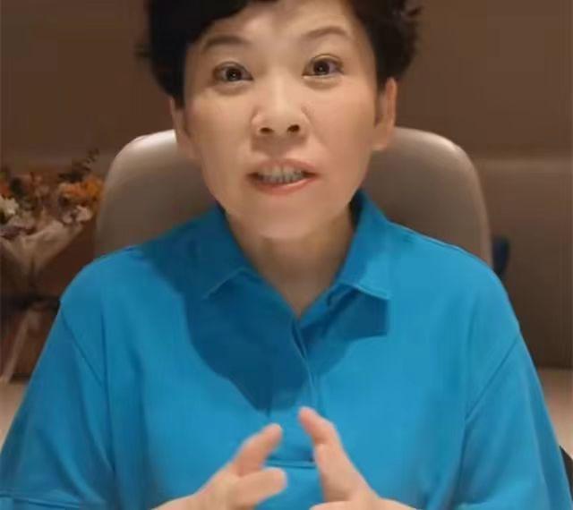 权威点评！邓亚萍这样评说杭州亚运会女团决赛“莎梦昱”的精彩表现：
1、邓亚萍点评