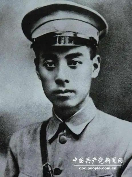 周恩来真的参加黄埔军校开学典礼了吗？最近2—3年，多次看到一段孙中山等参加黄埔军