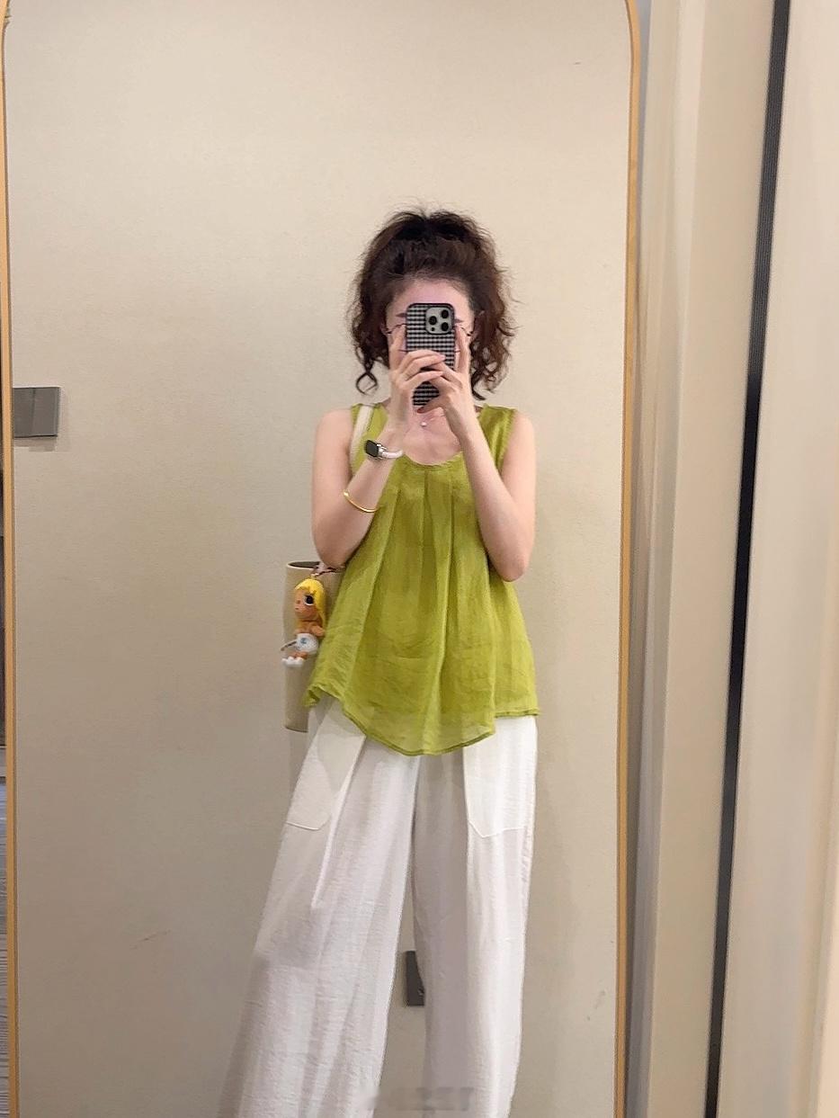 玉衣局 你喜欢小紫还是小绿上衣：女神t、苎麻背心下装：肥肥裤鞋鞋：人字拖、猪蹄鞋