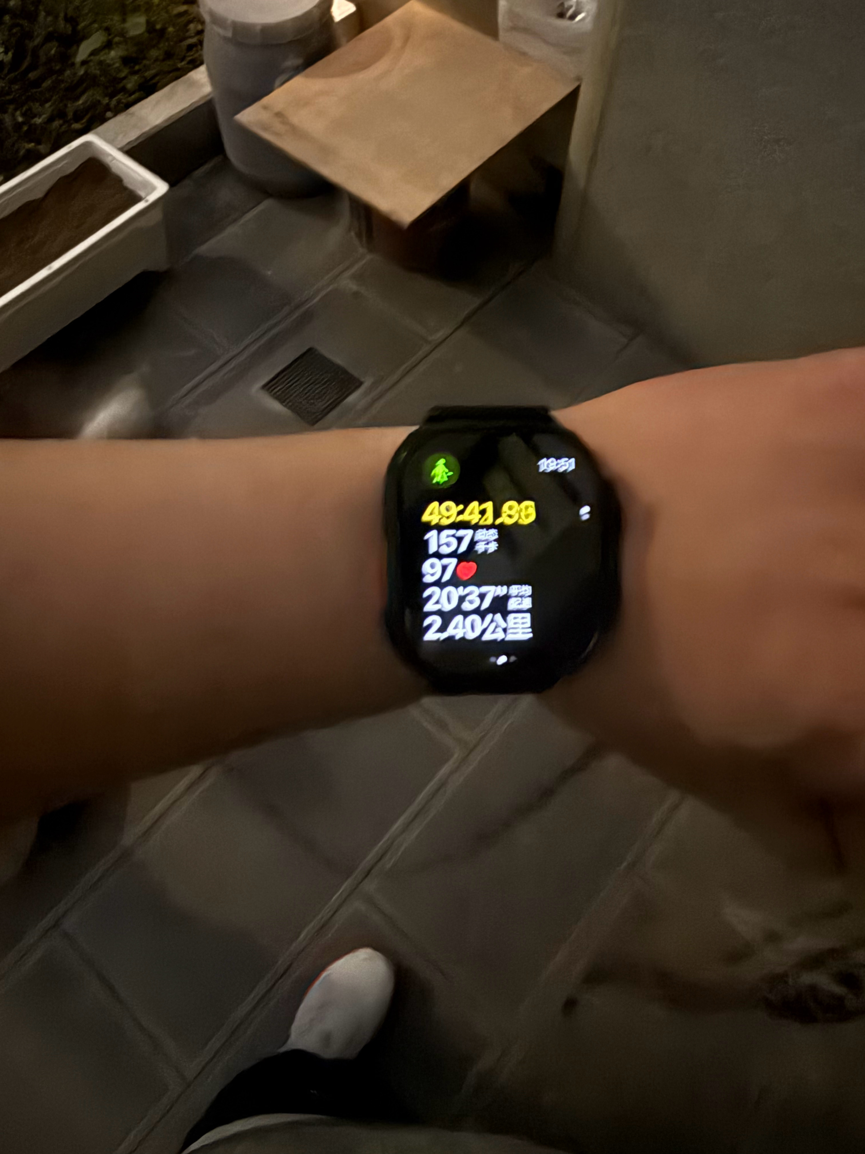 今日晚餐，每天晚上吃完饭和老婆散步接近一个小时，永不变质的爱情来源于生活中的相濡