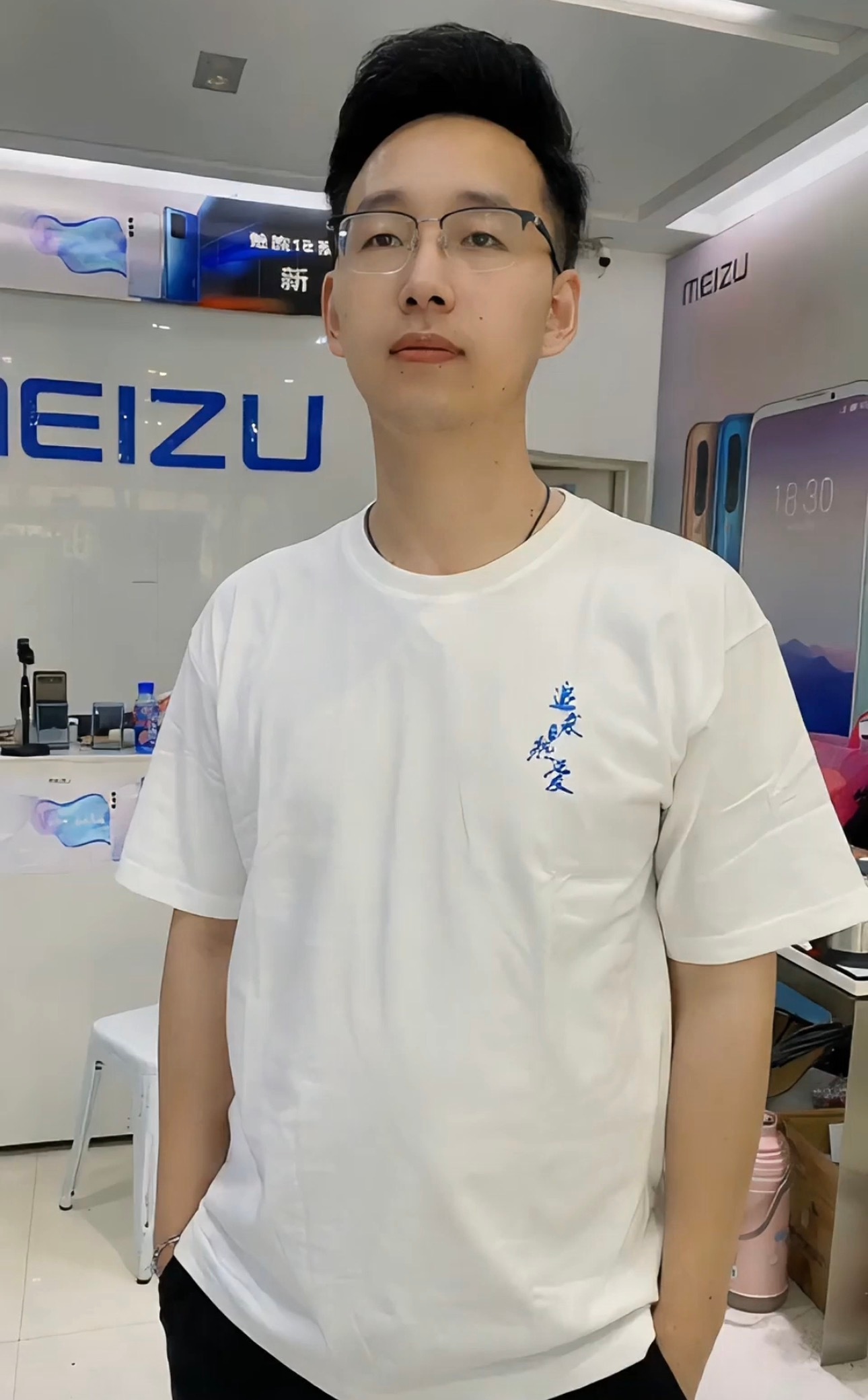 突然想起来，我当年做过一批追求源于热爱的纯棉T恤追求源于热爱追求源于热爱
