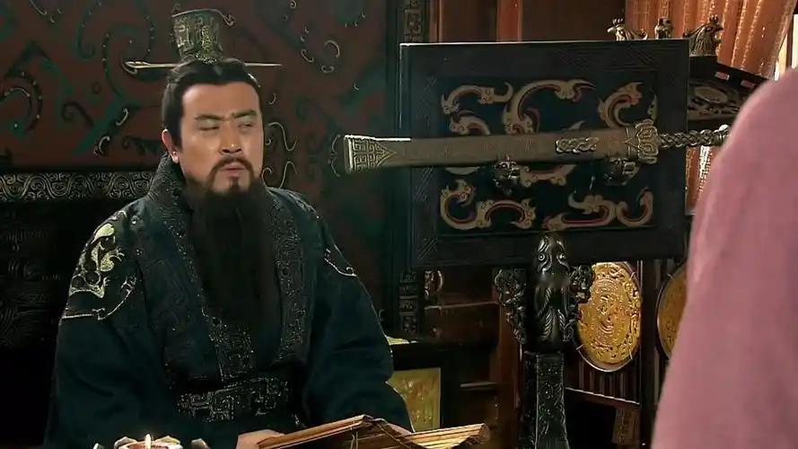 秦始皇 "焚书坑儒" 真相：他没烧农书医书，坑的也不是儒生，是 460 个江湖骗