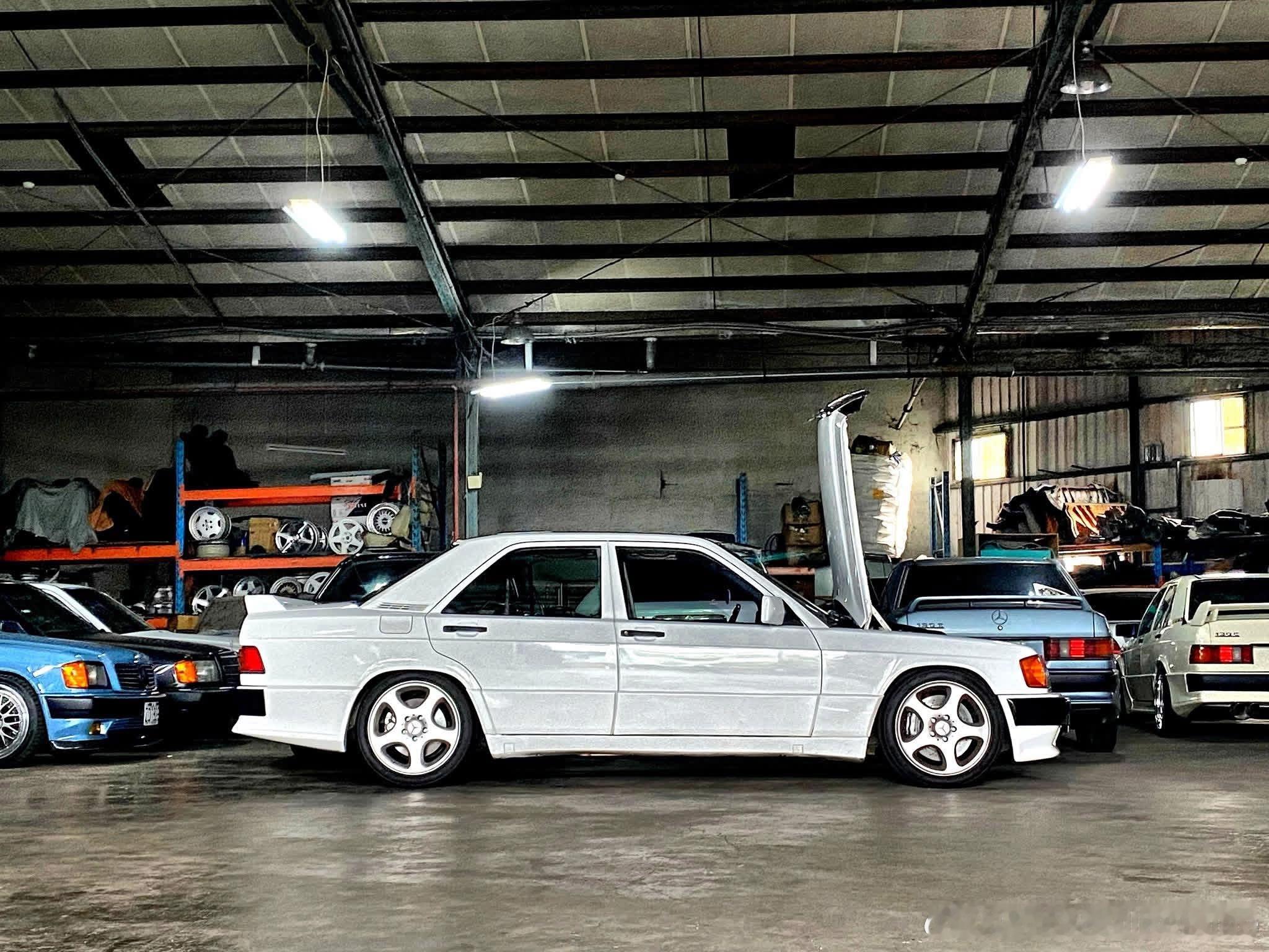 請問你眼中看到幾台Benz W201 190E