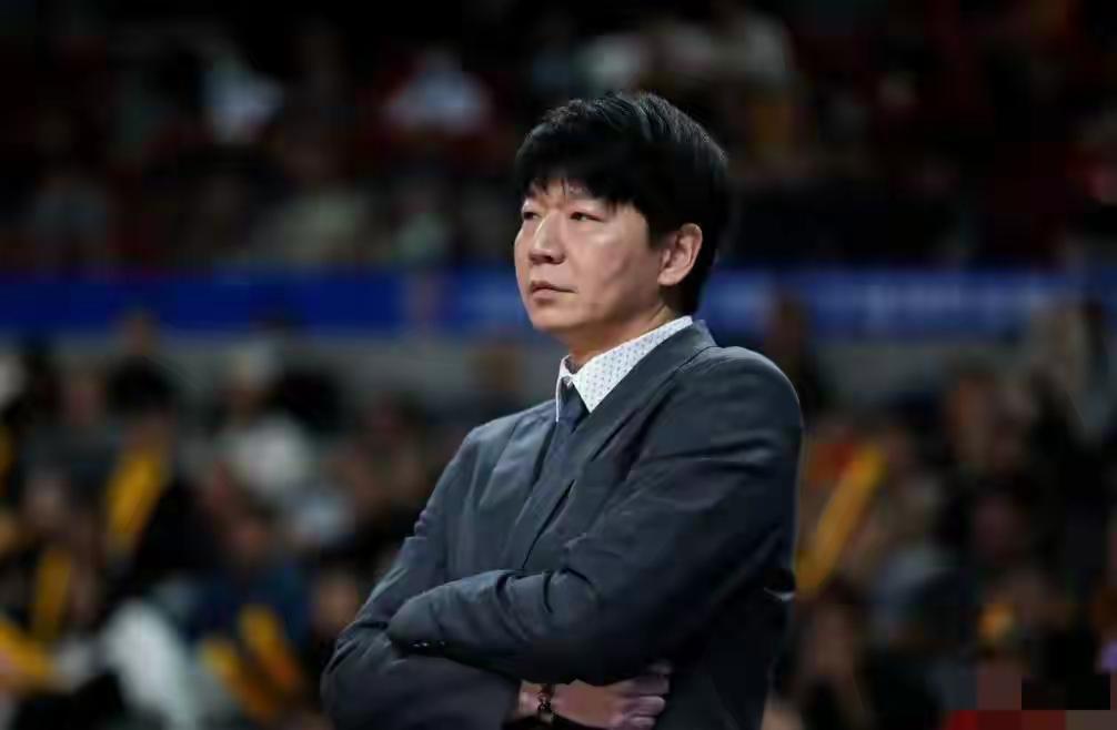 邱彪可以洗洗睡了！山东高速男篮主场被深圳马可波罗95：92击败，前四轮只拿到了两