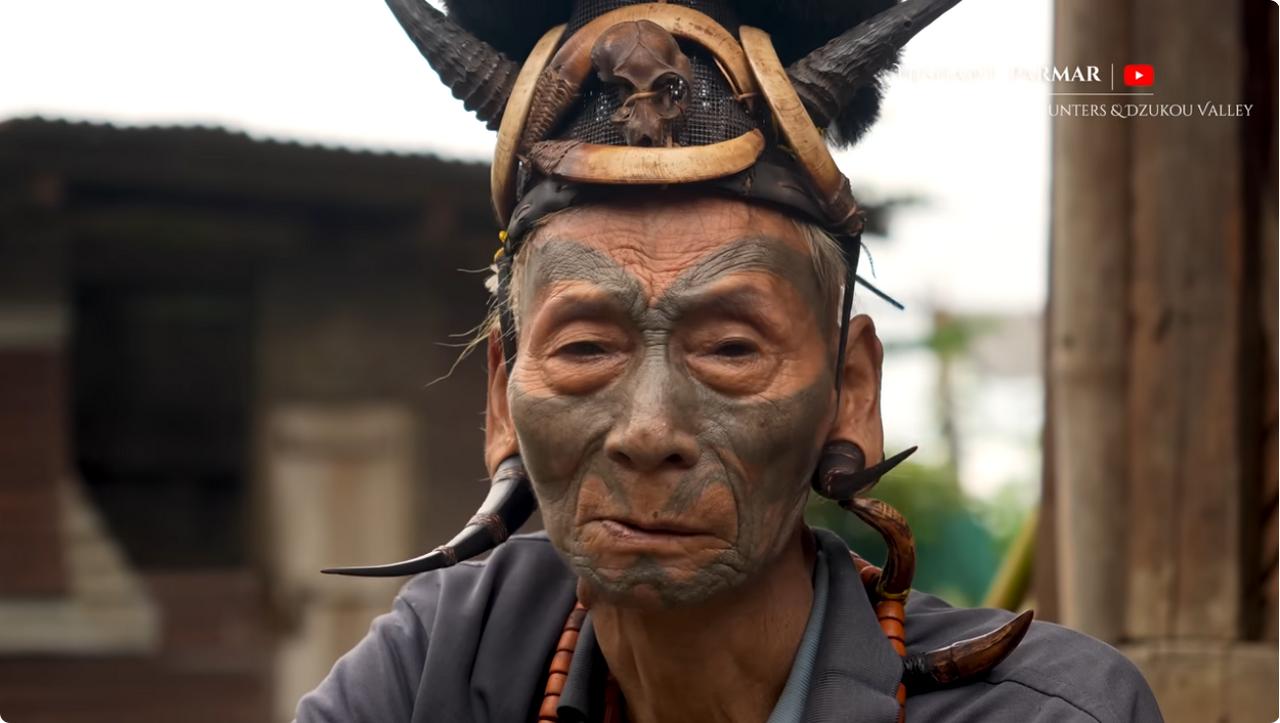 据说在印度东北部那加兰邦的一个部落里，
找到了中国三星堆黄金面具人的原型。

三