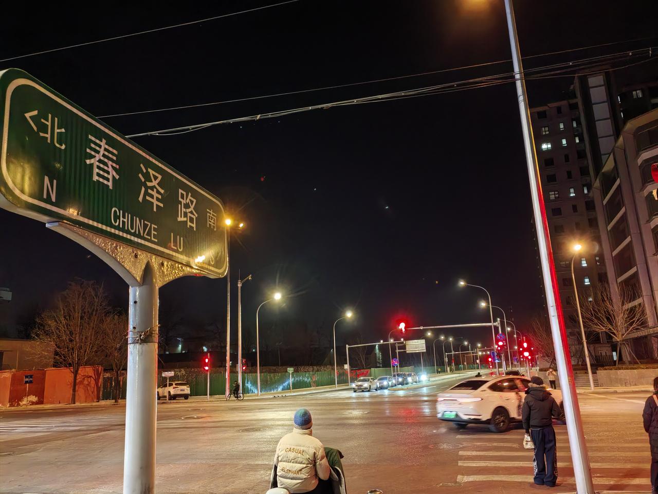 几天没走这，突然多出一条路，原来前边是一堵墙！