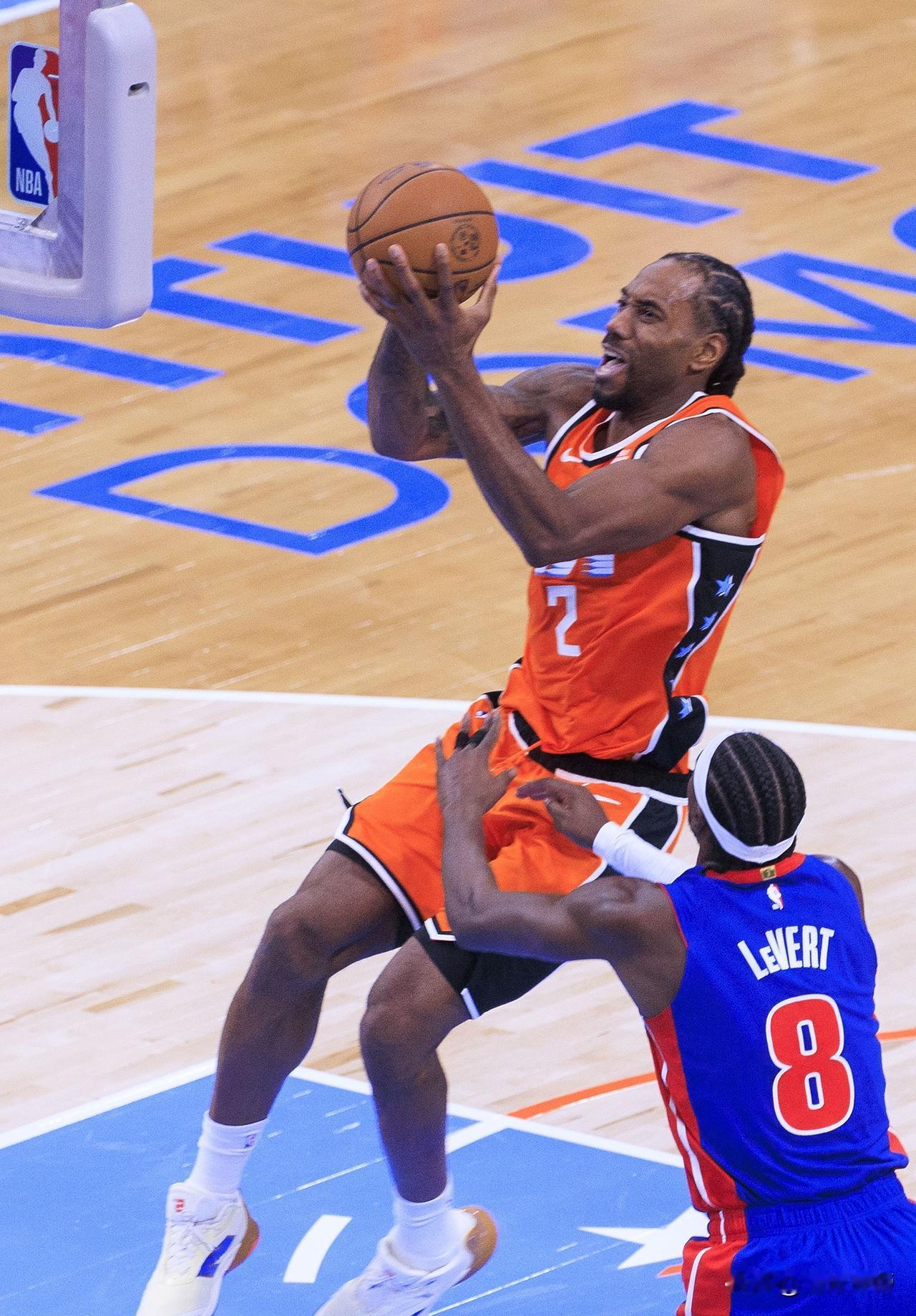 快船赌赢了，莱昂纳德职业生涯的巅峰给了快船!

此前不少球迷一直觉得快船梭哈来莱