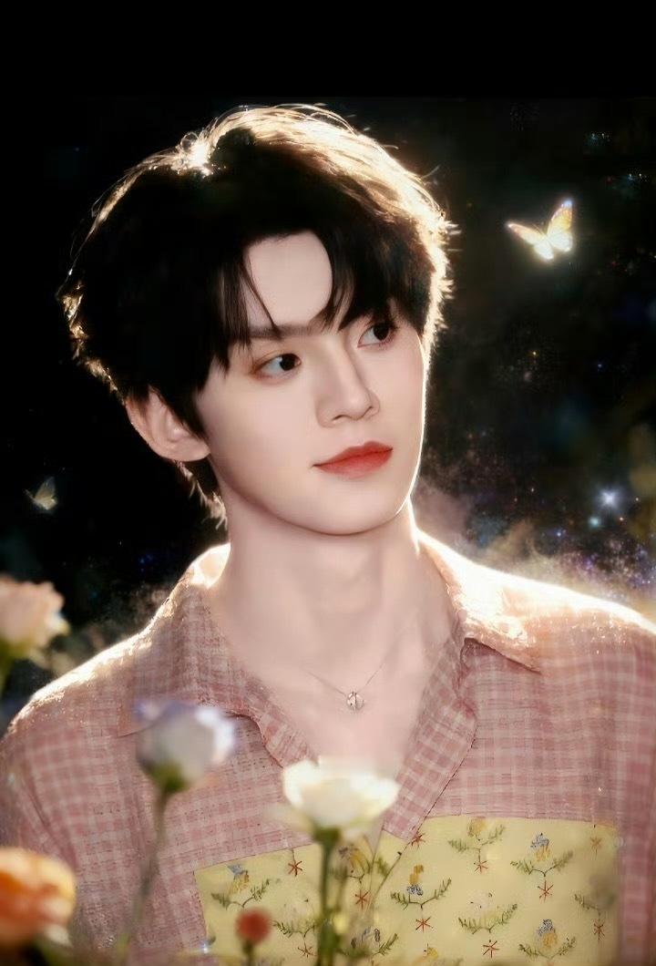 ELLE红毯投稿左航今日ELLE盛典活动图 ​​​