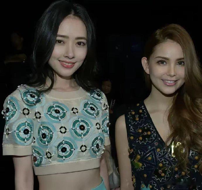 郭碧婷真的是合照杀手，就连混血的昆凌在气质这方面都输给了她 ，难怪向太这么喜欢她