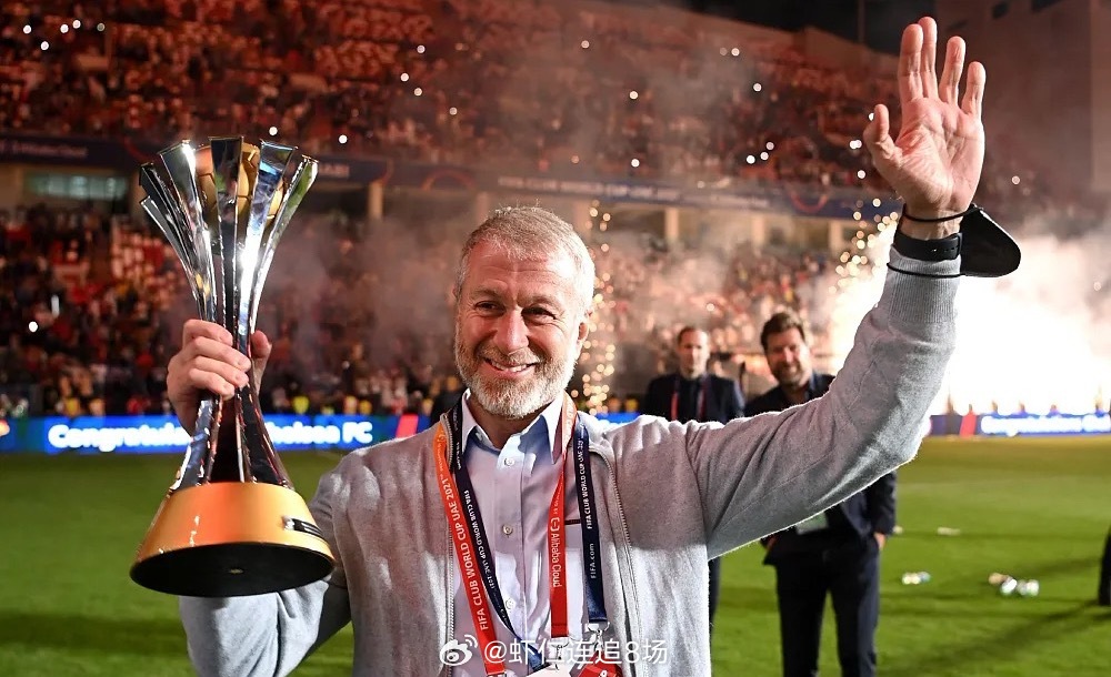 签约作弊？这是啥时候的事儿！在接受《泰晤士报》采访时，时任英足总主席大卫·伯恩斯