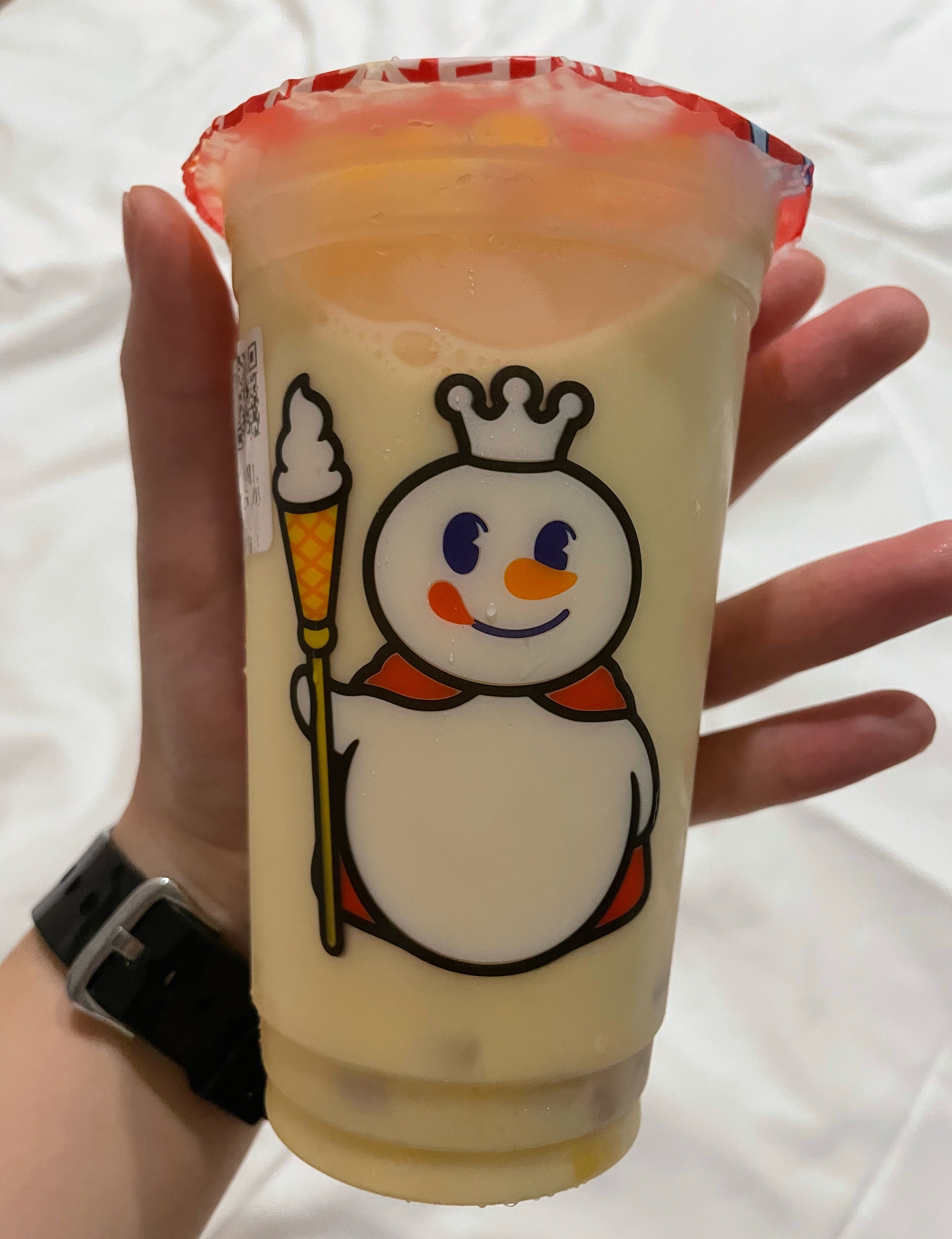 开始享受一杯冰冰凉凉的杨枝甘露😋 