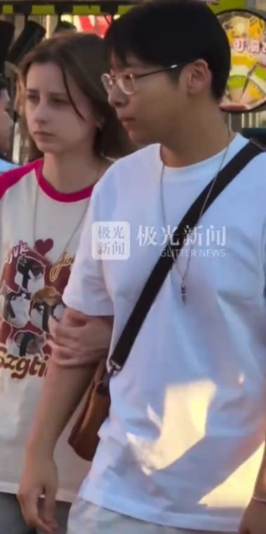 在黑河这种挨着俄罗斯的边境小城，经常能见到中俄来往的人，可谁也没料到，隔壁踏实本