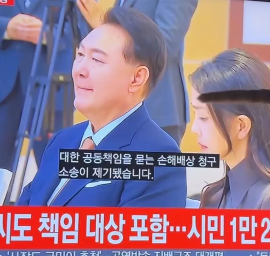 尹锡悦夫妇被韩国民众集体起诉，这次可是有12000多名民众起诉他们，起诉这两人在