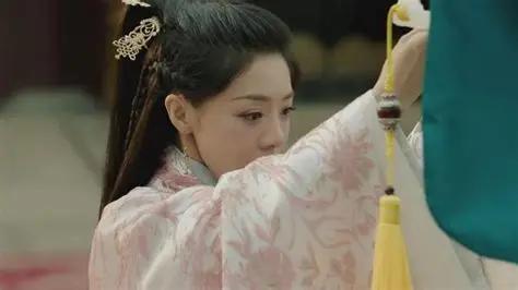 1428年，大明朝廷发生了一件让许多人看不懂的事：在任皇后胡善祥，没有任何明显过