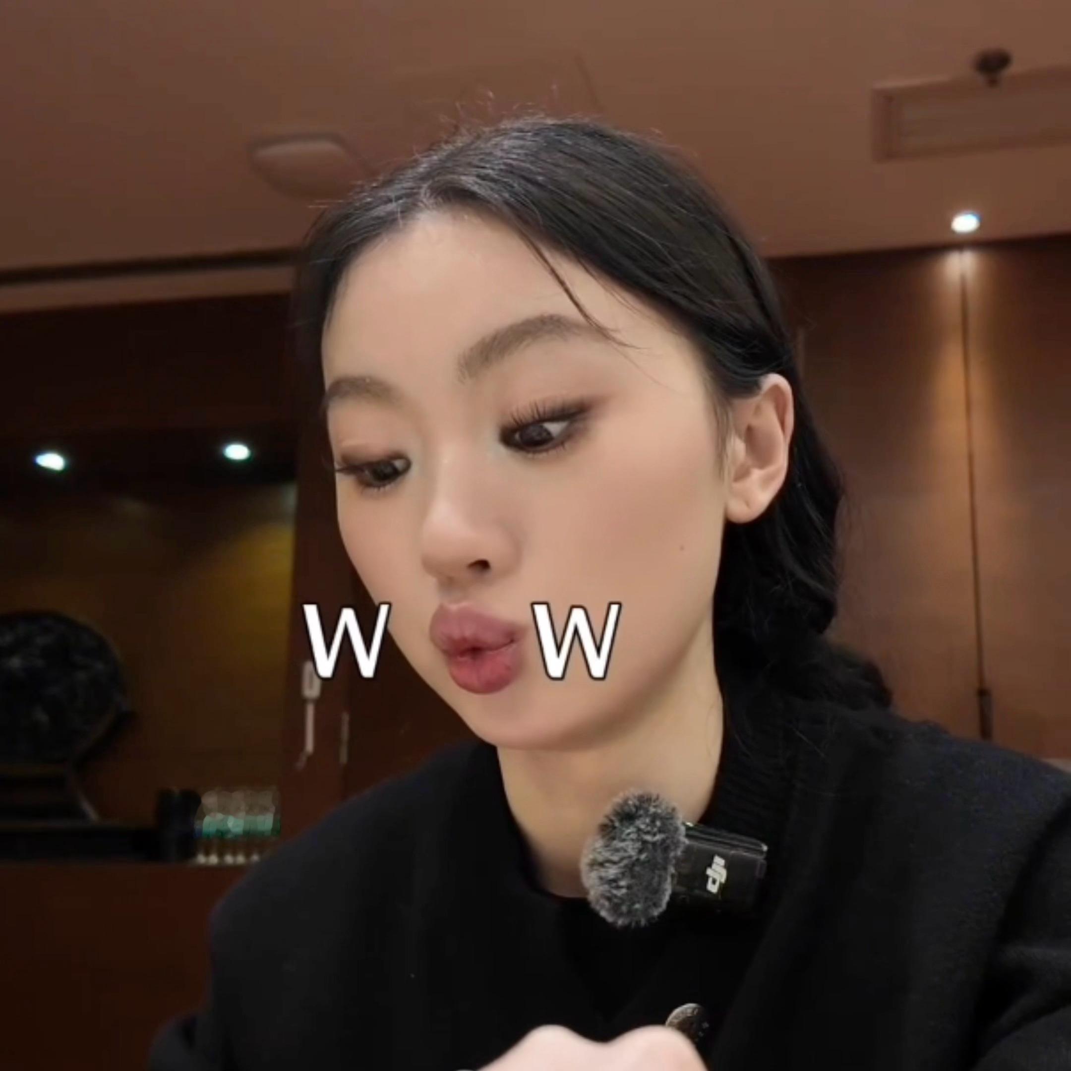 看孩子干饭太香了大晚上的💦能不能每一站都来一个吃播跟岛主单依纯全国巡吃、 