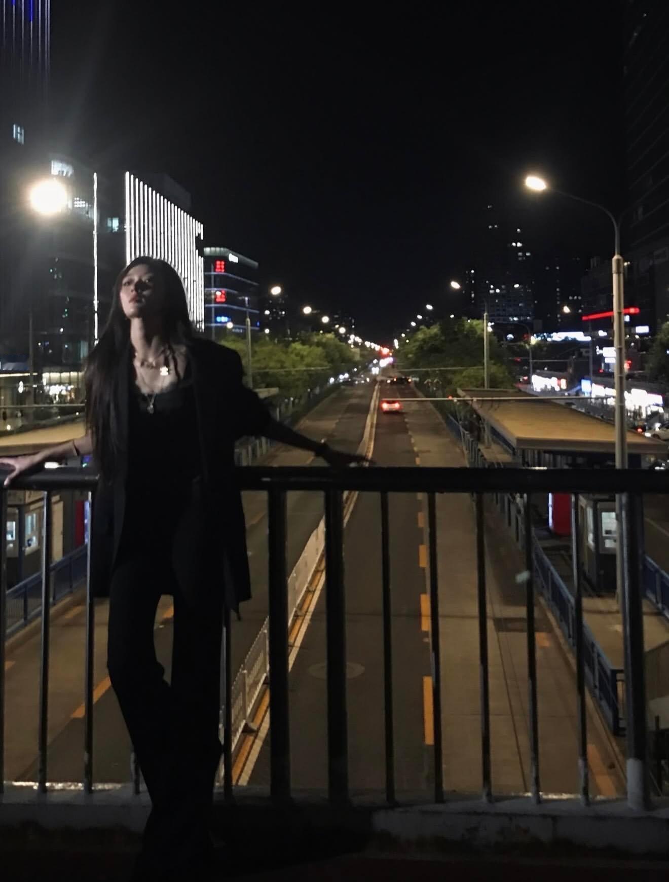 孙千在哈尔滨街头即兴rap循环了好多遍，满脑子都是板面，孙千自带的东北氛围感真的