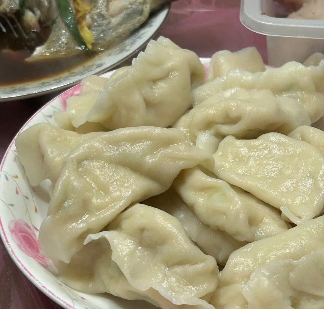饺子  冬至  “冬至不端饺子碗，冻掉耳朵没人管”吃饺子咯！ 