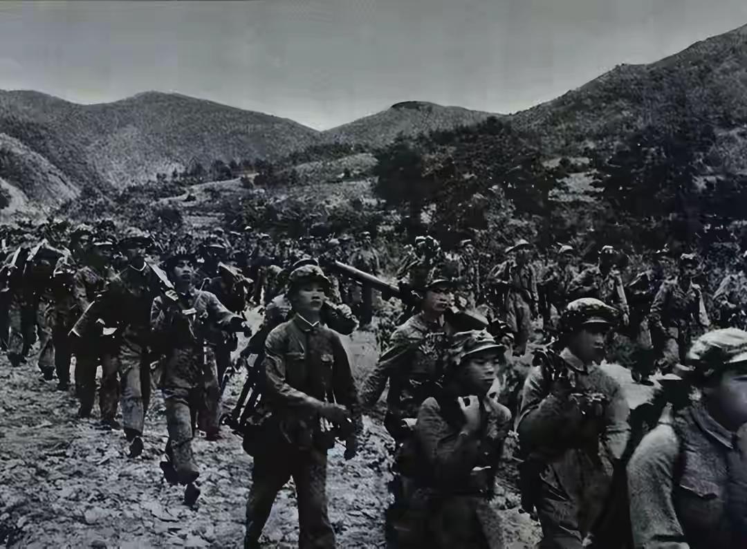 说出这番话的戴旭，是国防大学战略研究所资深教授，深耕国家安全与军事战略研究三十余