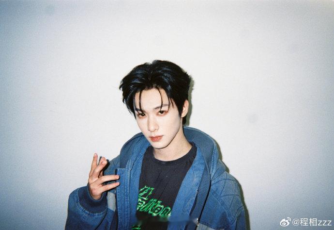 程相回应三亚行程程相前往三亚和家人团聚一起过年 针对三亚行程引发的恋情猜测，程相